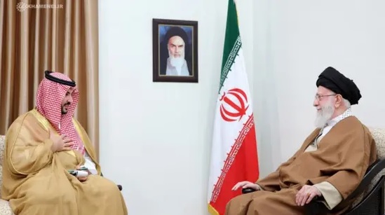 تسليم "رسالة الملك سلمان" للمرشد الإيراني خ&#